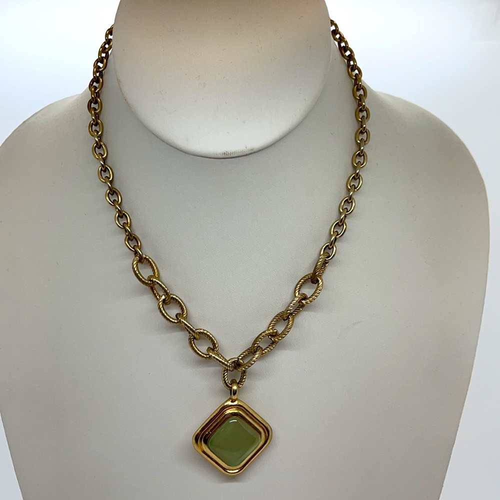 Vintage Gold and Jade Pendant Necklace